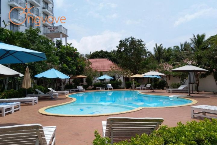 Resort Paris beach