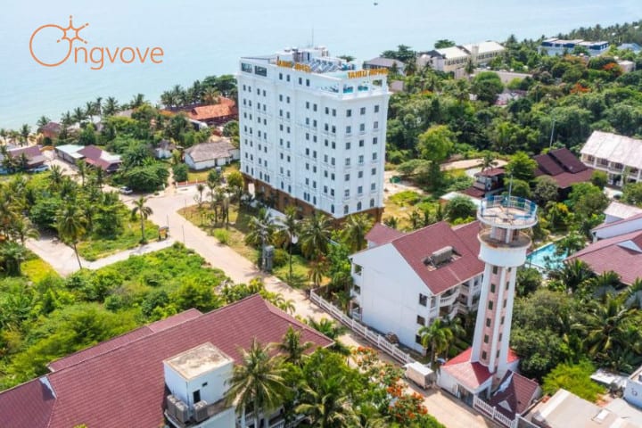 The Tahiti Beach Hotel