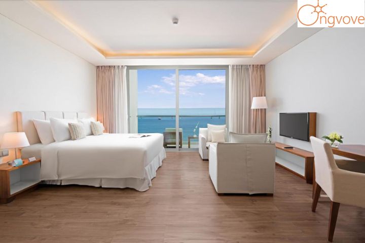 A La Carte Da Nang Beach