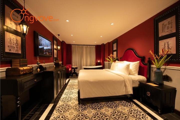 11. Adora Art Hotel
