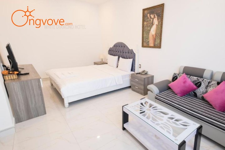 4. White Diamond Hotel
