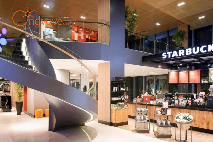 9. Ibis Saigon Airport Hotel