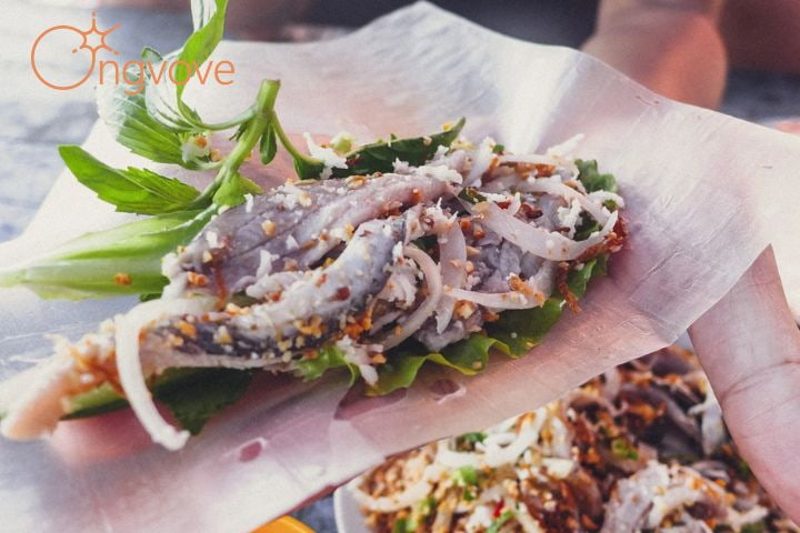 Gỏi cá trích