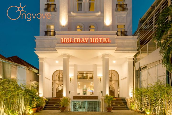 Holiday Hotel