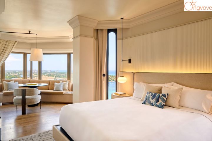 Luxury Hotel