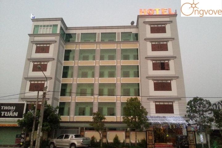 Au Lac Hotel