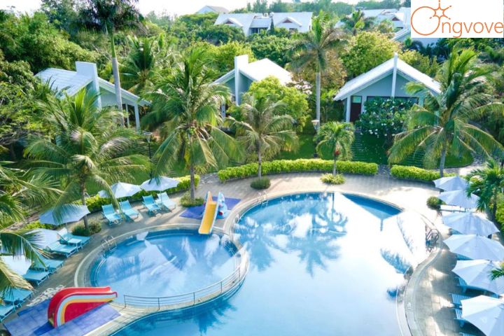 Khách sạn Carmellia Beach Resort