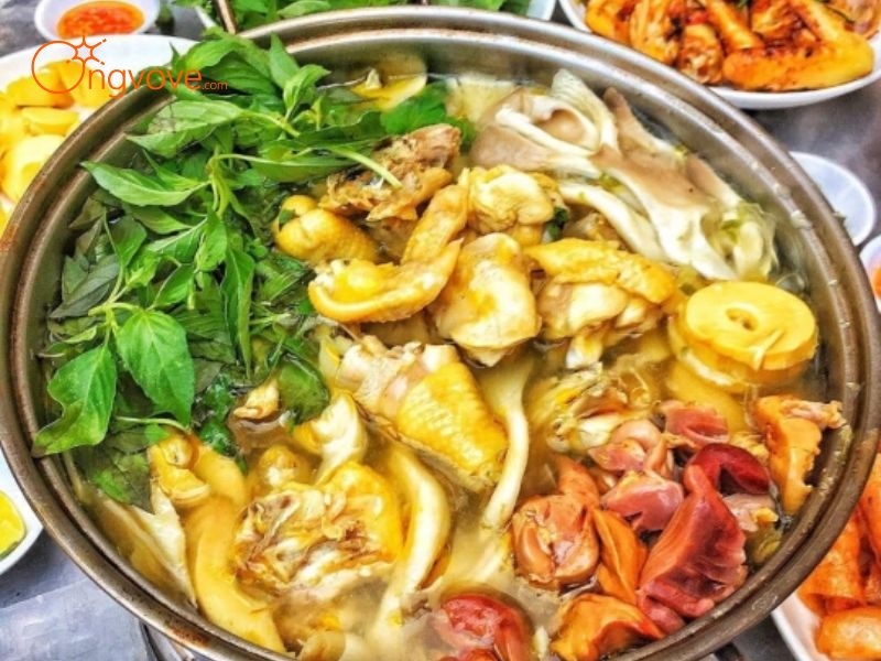 Lẩu gà lá é