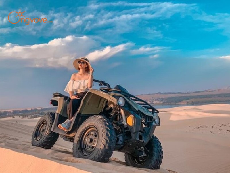 Đi xe jeep trên đồi cát - Trải nghiệm phượt đầy thú vị