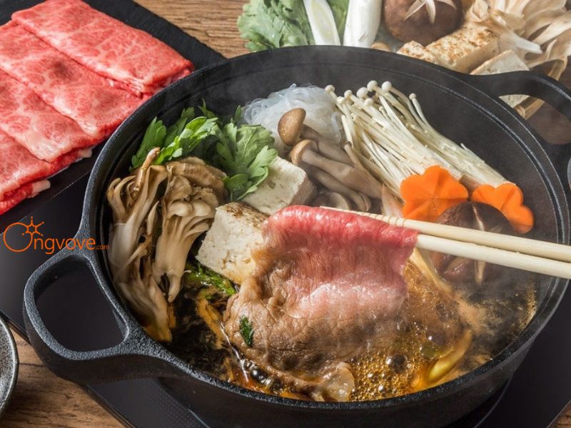 Lẩu Nhật Bản: Thưởng thức hương vị ấm áp