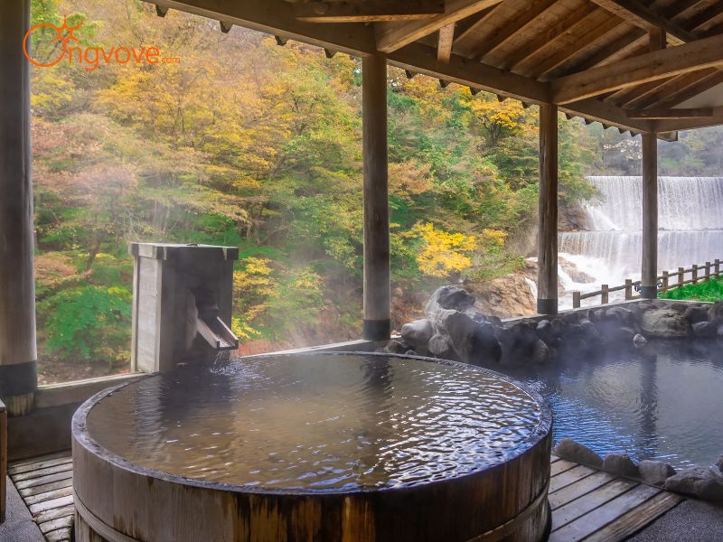 Onsen: Thư giãn tại suối nước nóng thiên nhiên