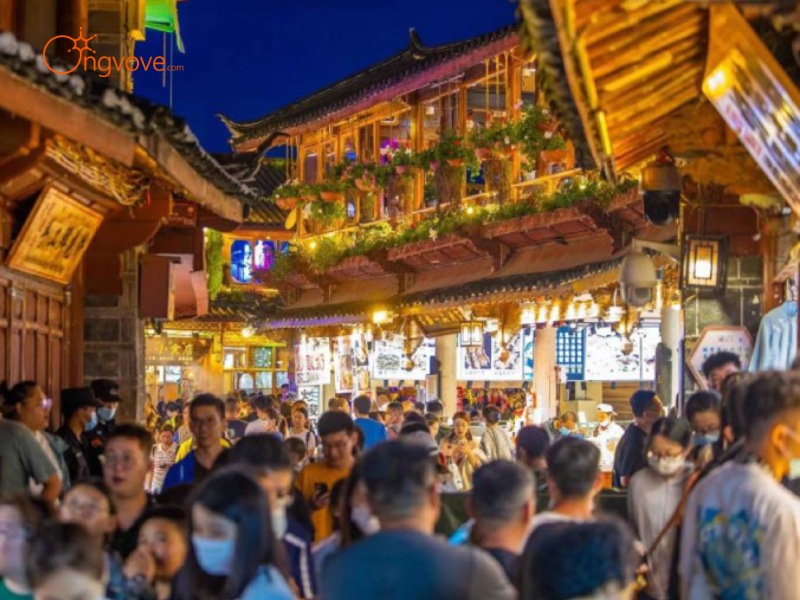 Chợ đêm Lệ Giang